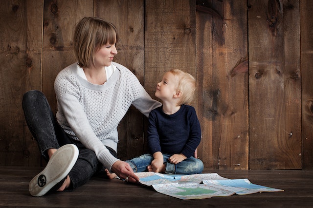 mom with child